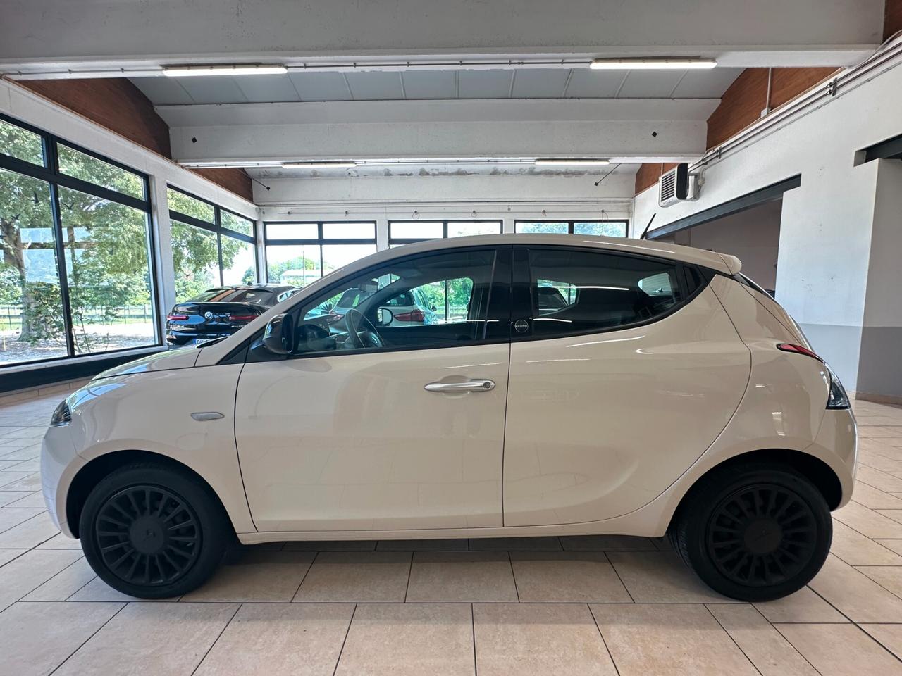 LANCIA YPSILON 1.0 FIREFLY HYBRID ECOCHIC GOLD S&S