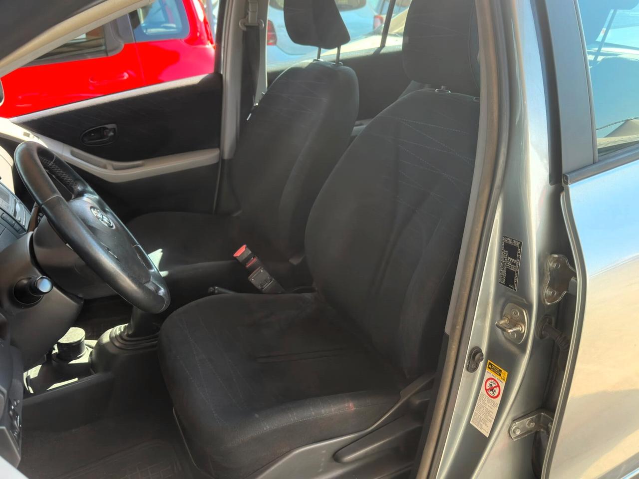Toyota Yaris 1.0 5 porte