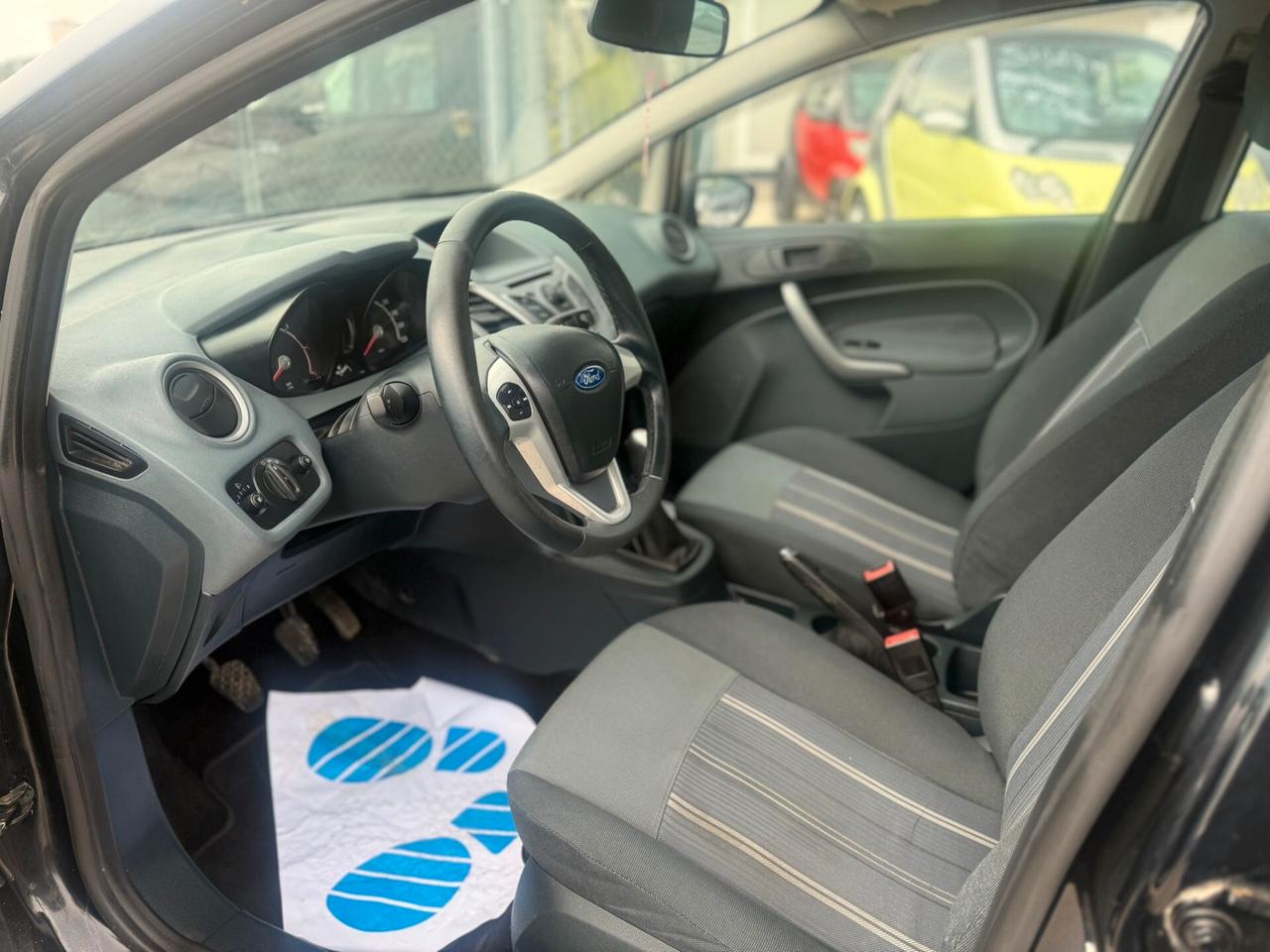 FORD FIESTA 1.4 D TITANIUM 2010 12 MESI DI GARANZIA