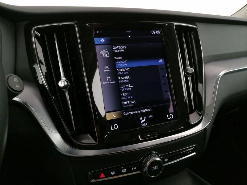 Volvo V60 2.0 b3 Momentum Business Pro auto 8m my21