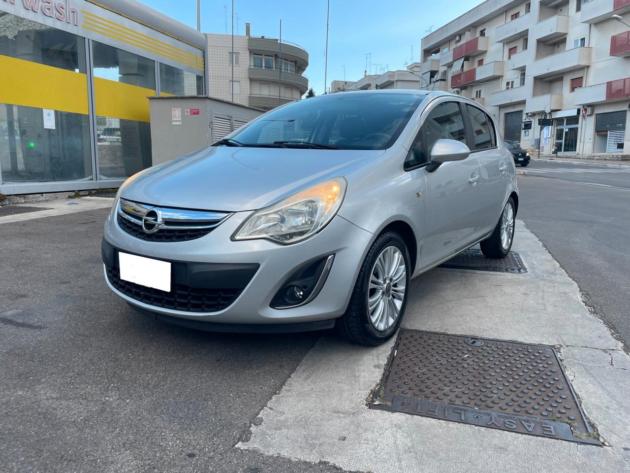 Opel Corsa 1.2 5 porte Cosmo