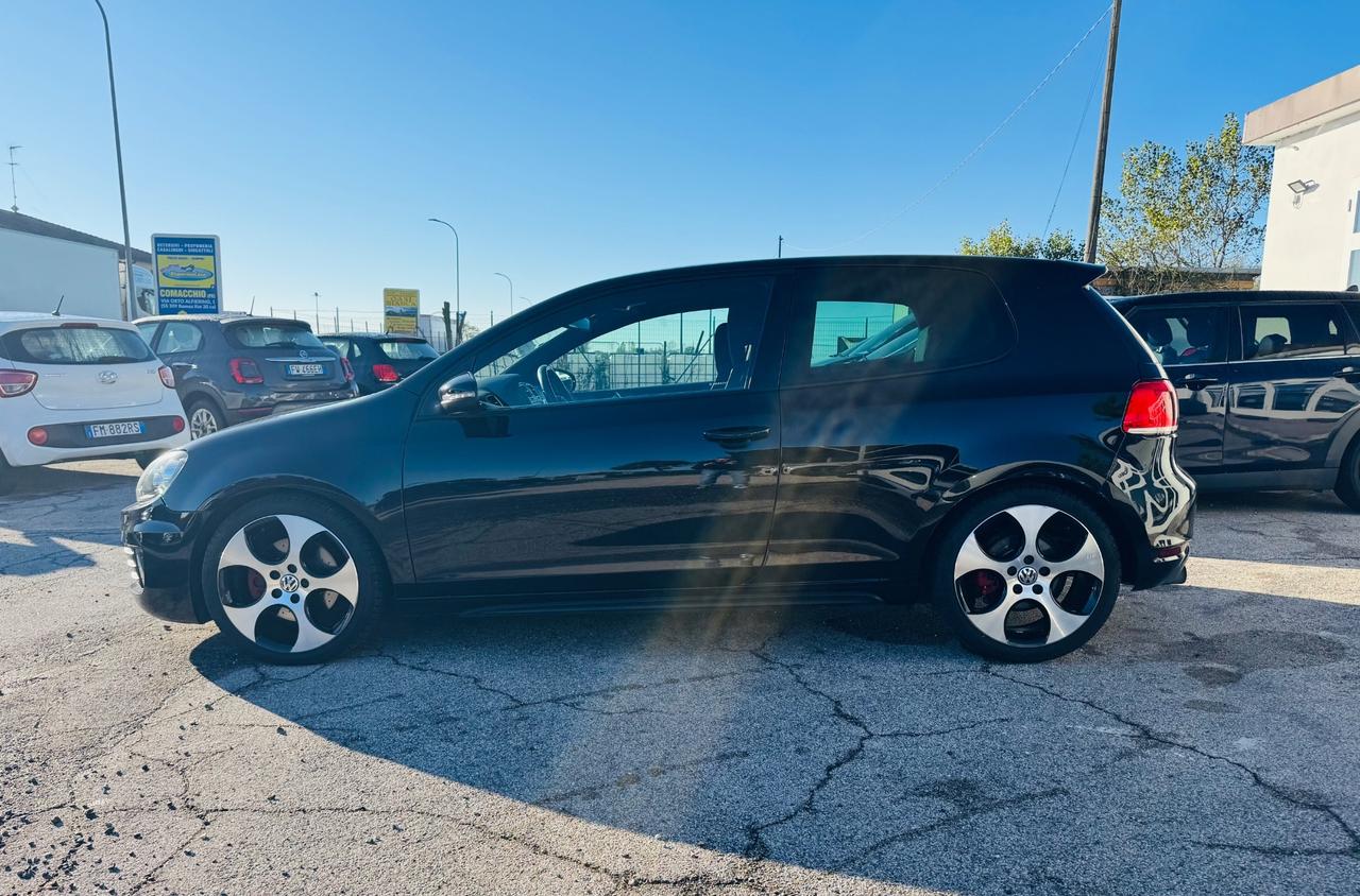 Volkswagen Golf GTI 2.0 TSI 3p.