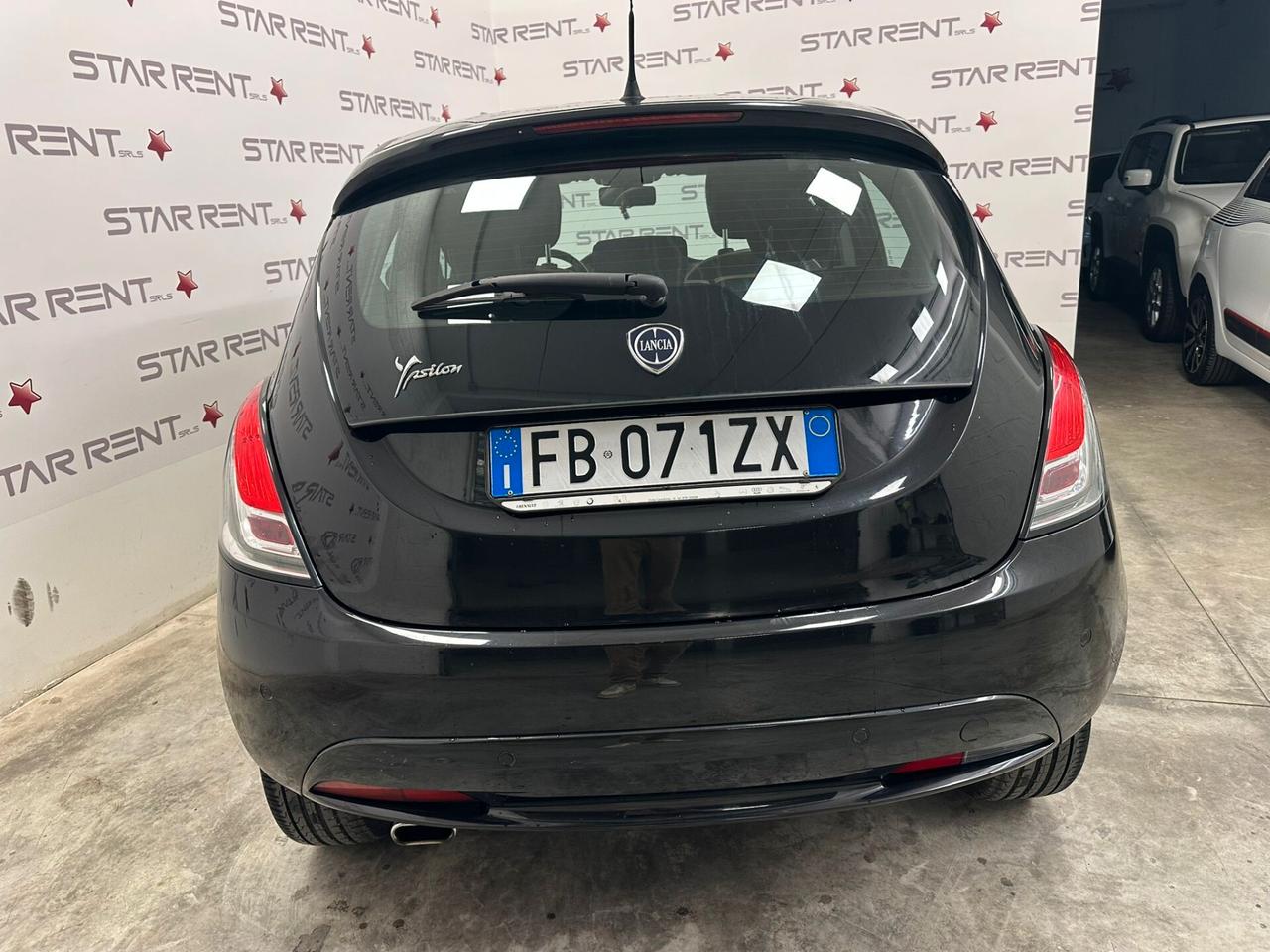 Lancia Ypsilon 1.3 MJT 16V 95 CV 5 porte S&S Silver