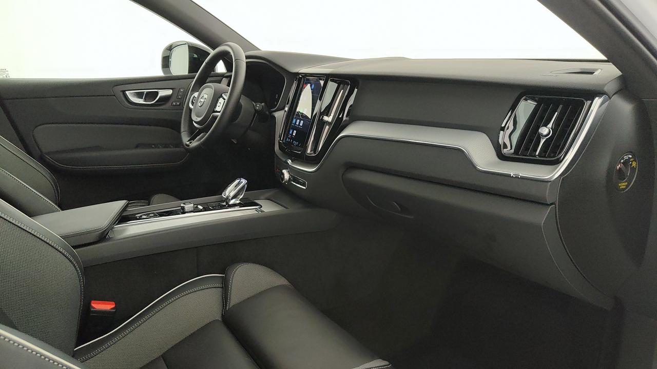 VOLVO XC60 2.0 t6 phev Ultra Dark awd auto