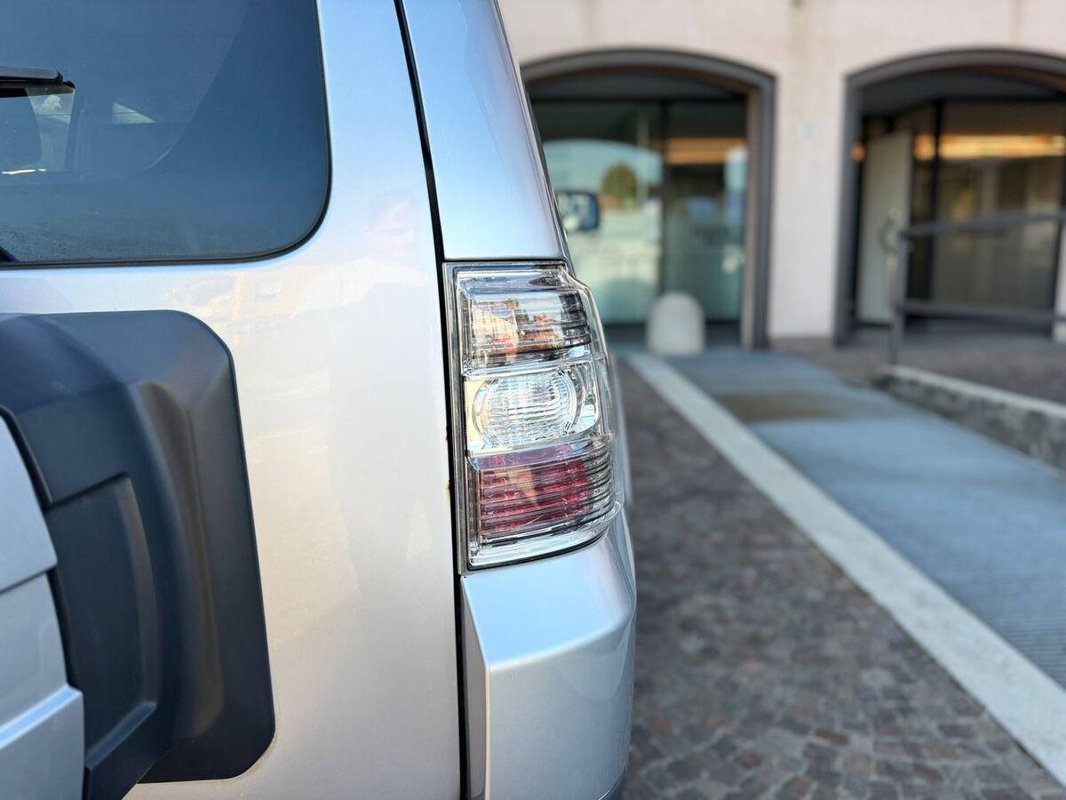 Mitsubishi Pajero 5 Porte Pajero 3.2 CR Invite 5p