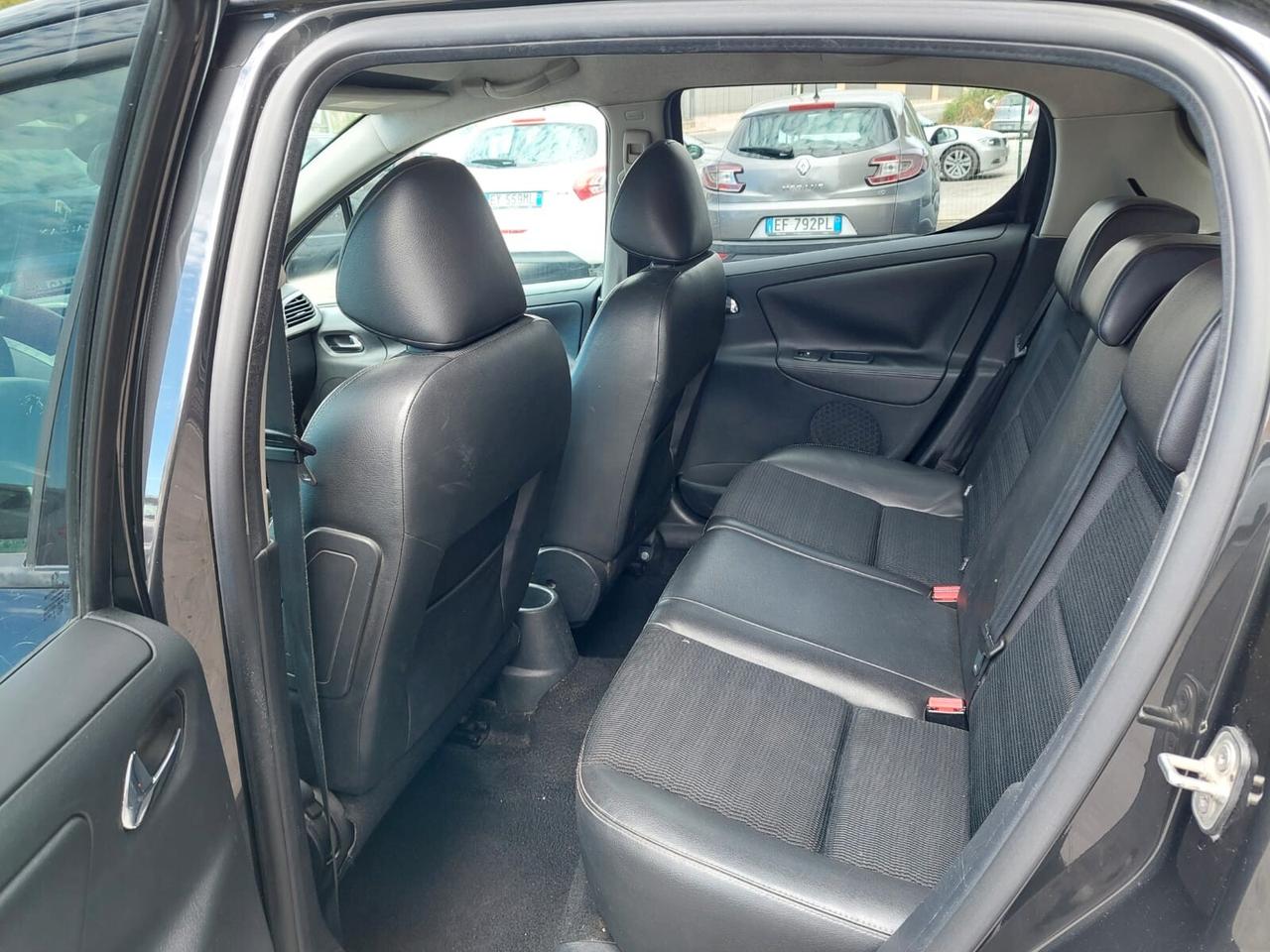 Peugeot 207 1.6 8V HDi 93CV 3p. Allure