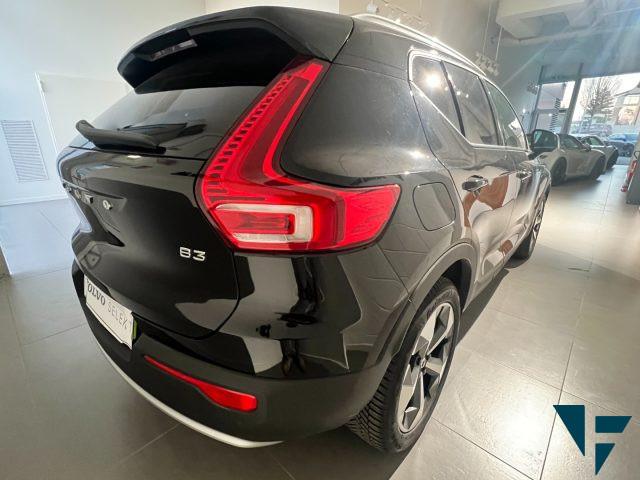 VOLVO XC40 B3 automatico Core