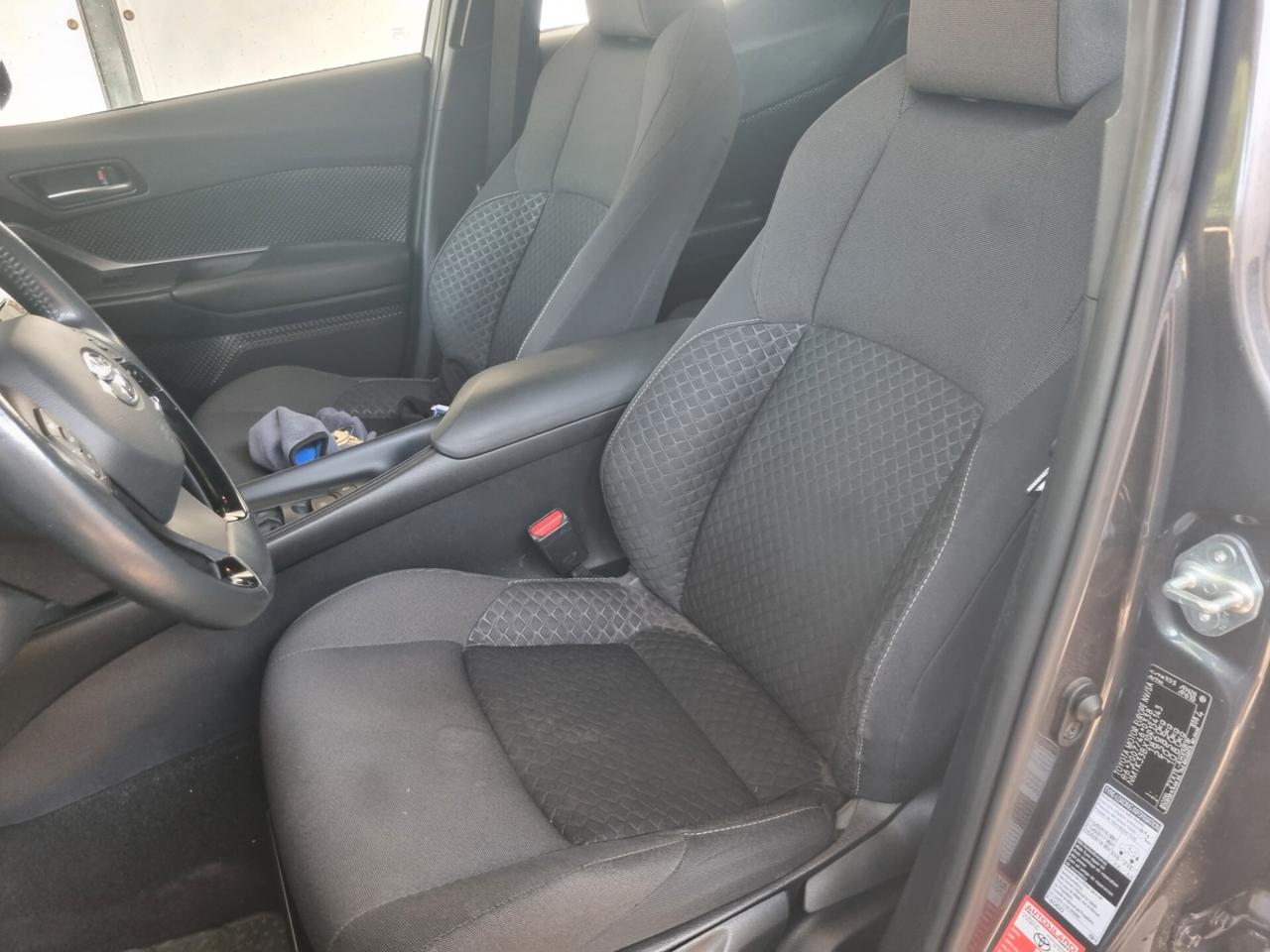 Toyota C-HR 1.8 Hybrid E-CVT Lounge