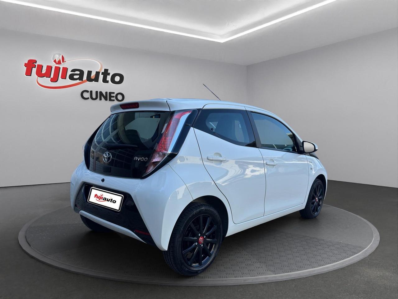 Toyota Aygo 5p 1.0 x-play my15