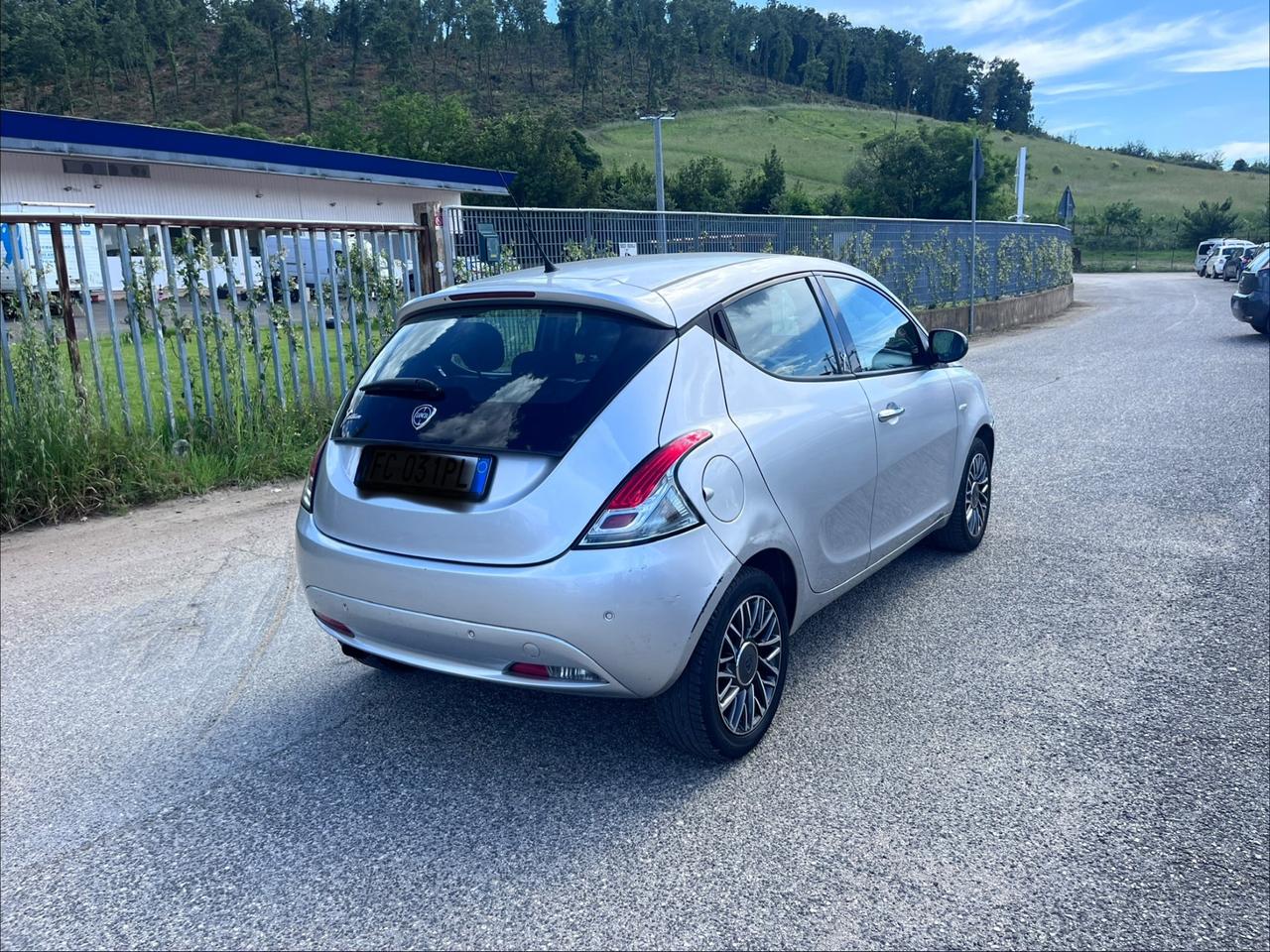 Lancia Ypsilon 1.2 69 CV 5 porte Silver