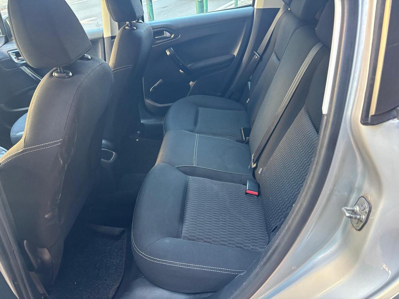 PEUGEOT 208 1.2 ACTIVE