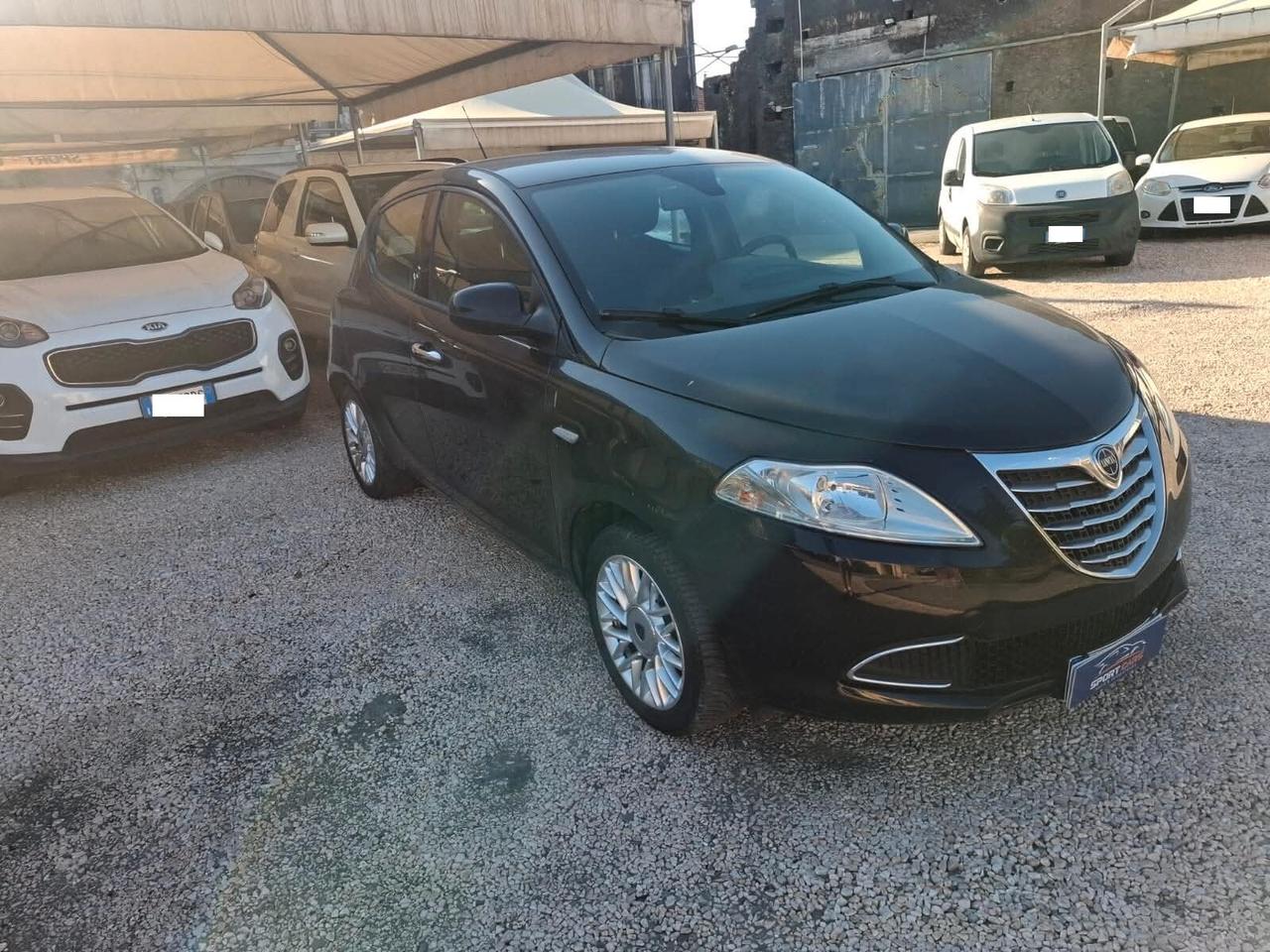 Lancia Ypsilon 1.2 69 CV 5 porte Platinum