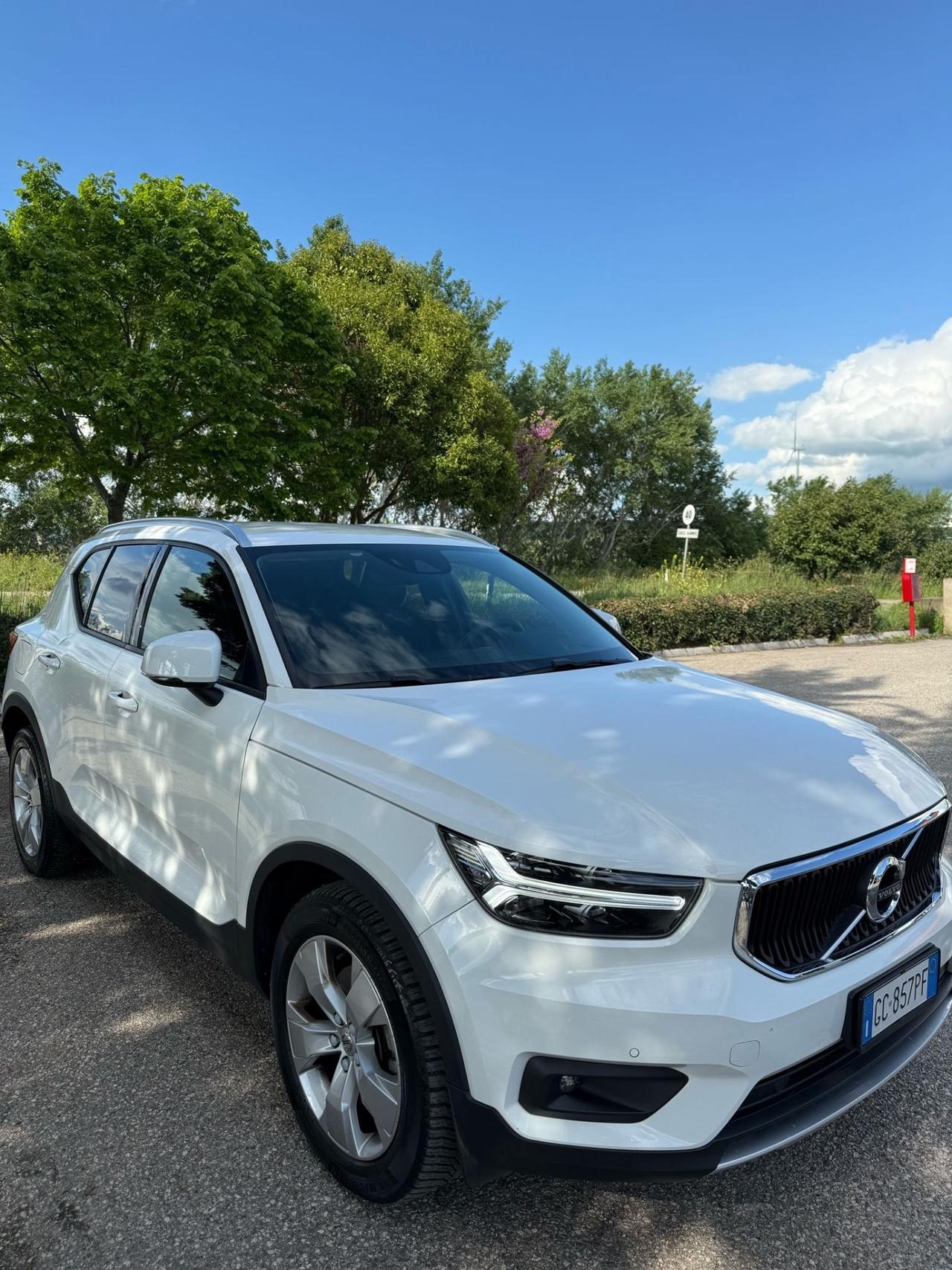 Volvo XC40 D3 AWD Geartronic Momentum auto Pro N1