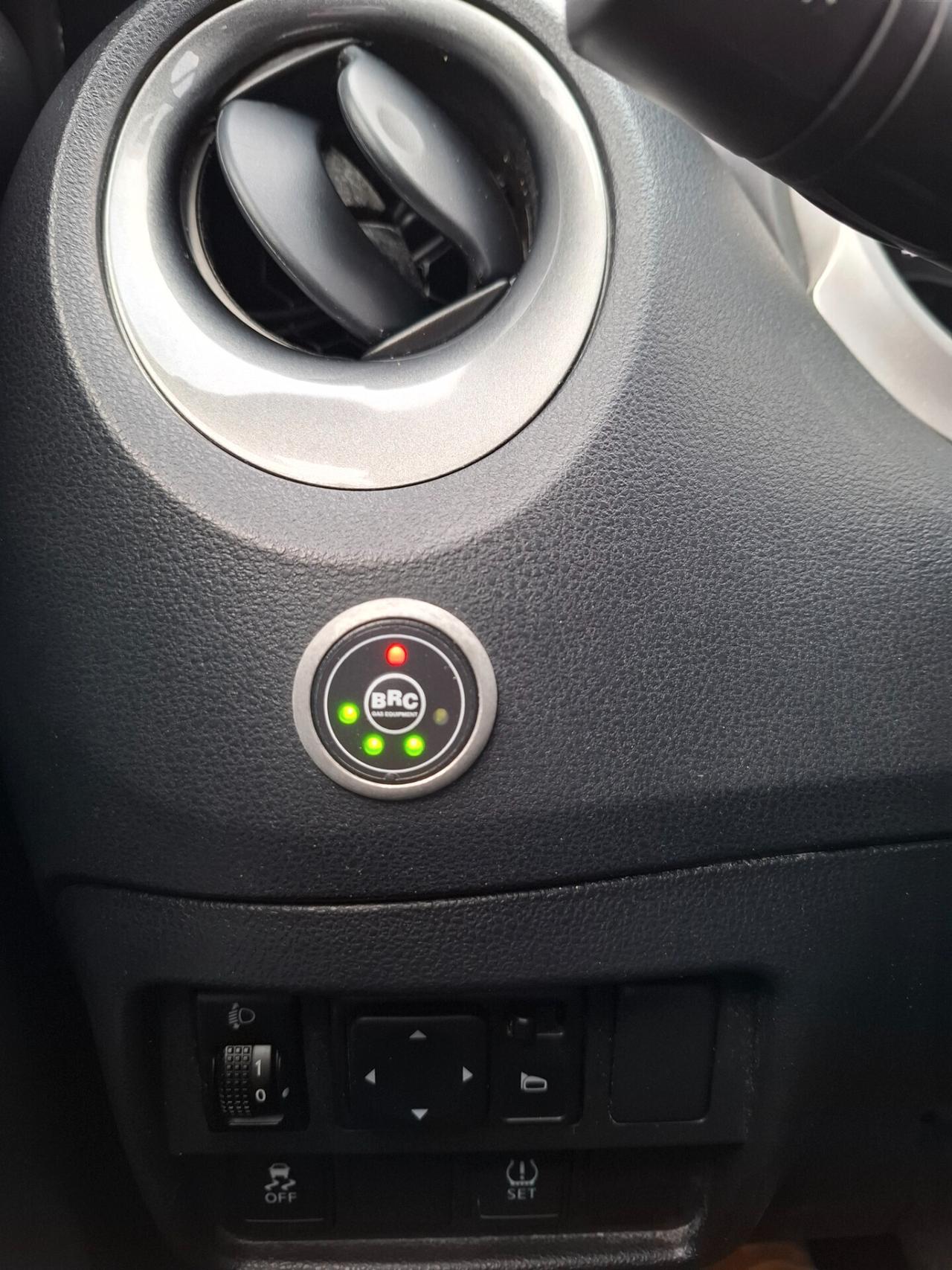 Nissan Juke 1.6 GPL-LED*NAVI*TELECAMERA