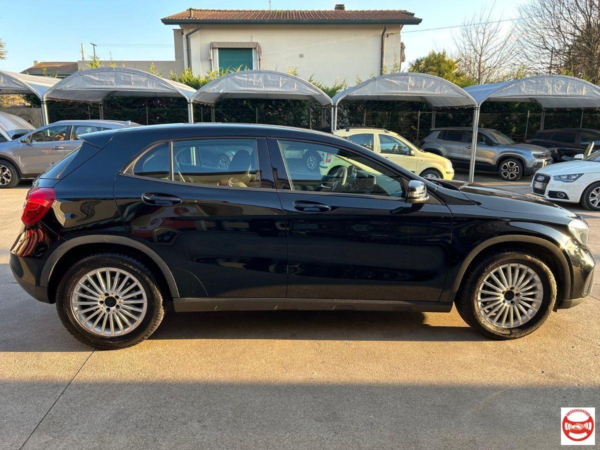 MERCEDES - Classe GLA - GLA 180 d Premium