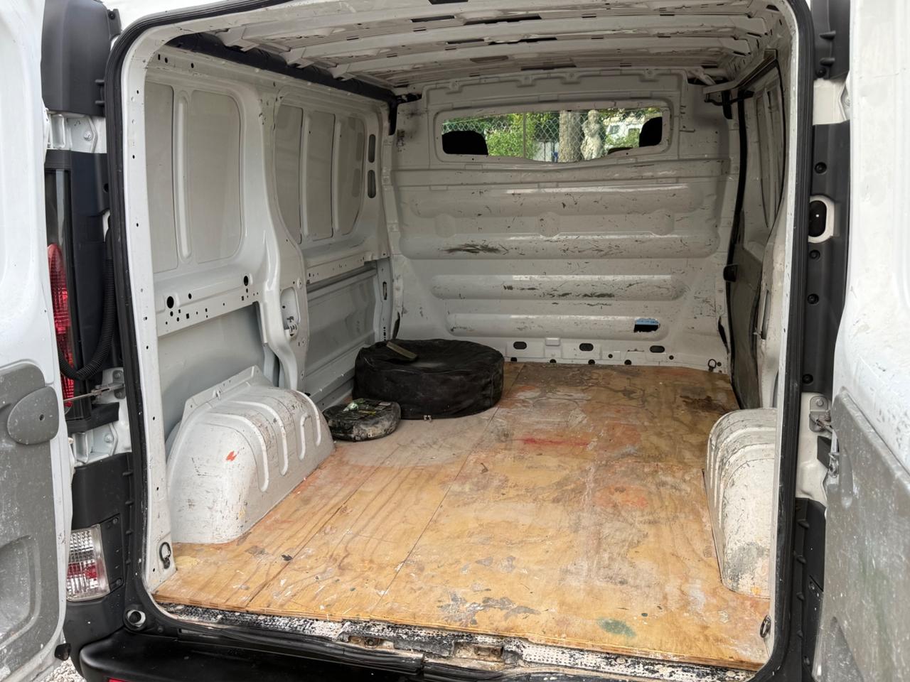 Opel Vivaro 27 2.0i 16V PC-TN Furgone