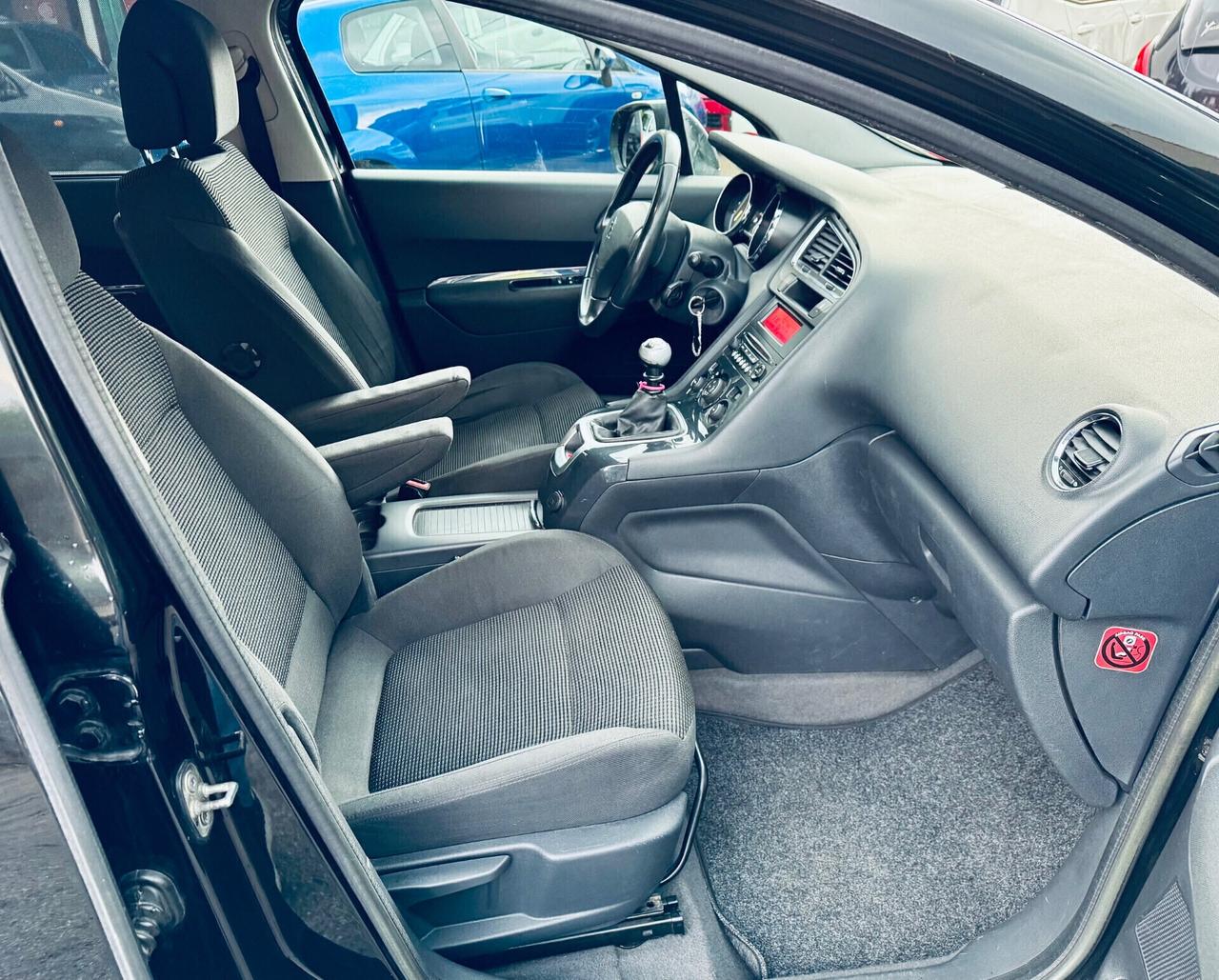 Peugeot 5008 2.0 HDi 150CV Business 7 Posti