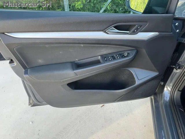 VOLKSWAGEN Golf Variant 2.0 tdi Life 115cv GH409ZW