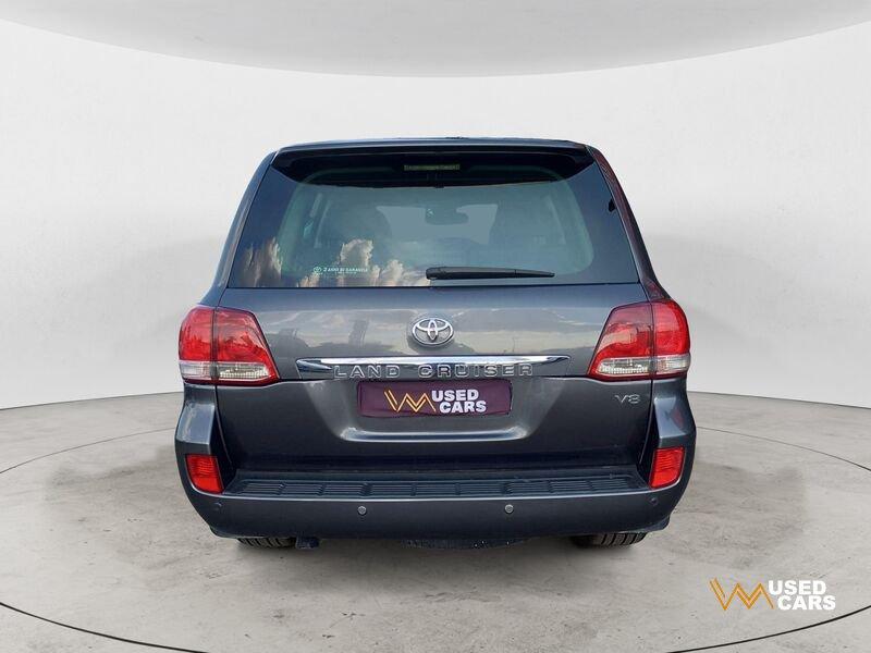 Toyota Land Cruiser V8 Land Cruiser V8 4.5 D4-D 5 posti