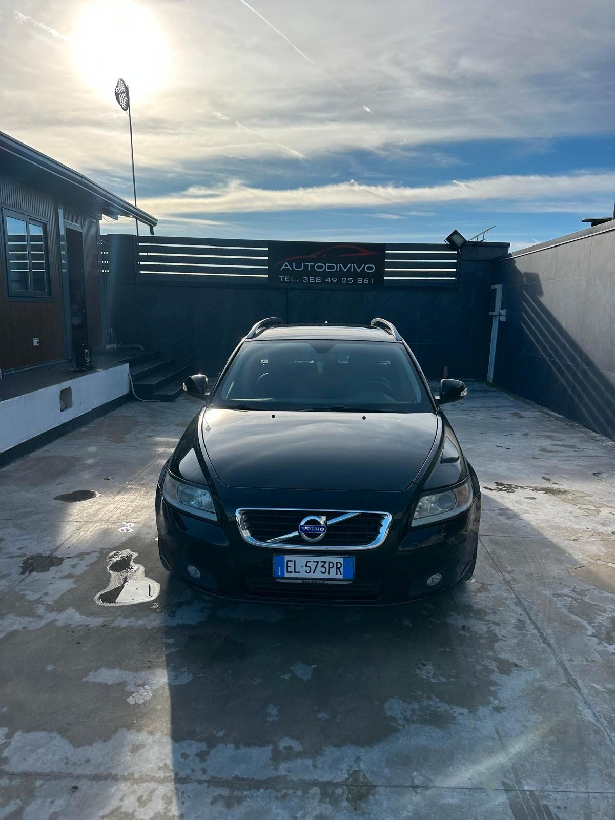 Volvo V50 D2 R-design 1.6 DIESEL 115 CV