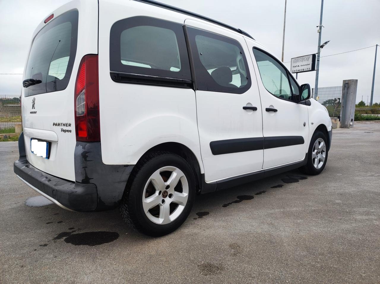 Peugeot Partner Tepee 1.6 VTi 120CV Outdoor GPL