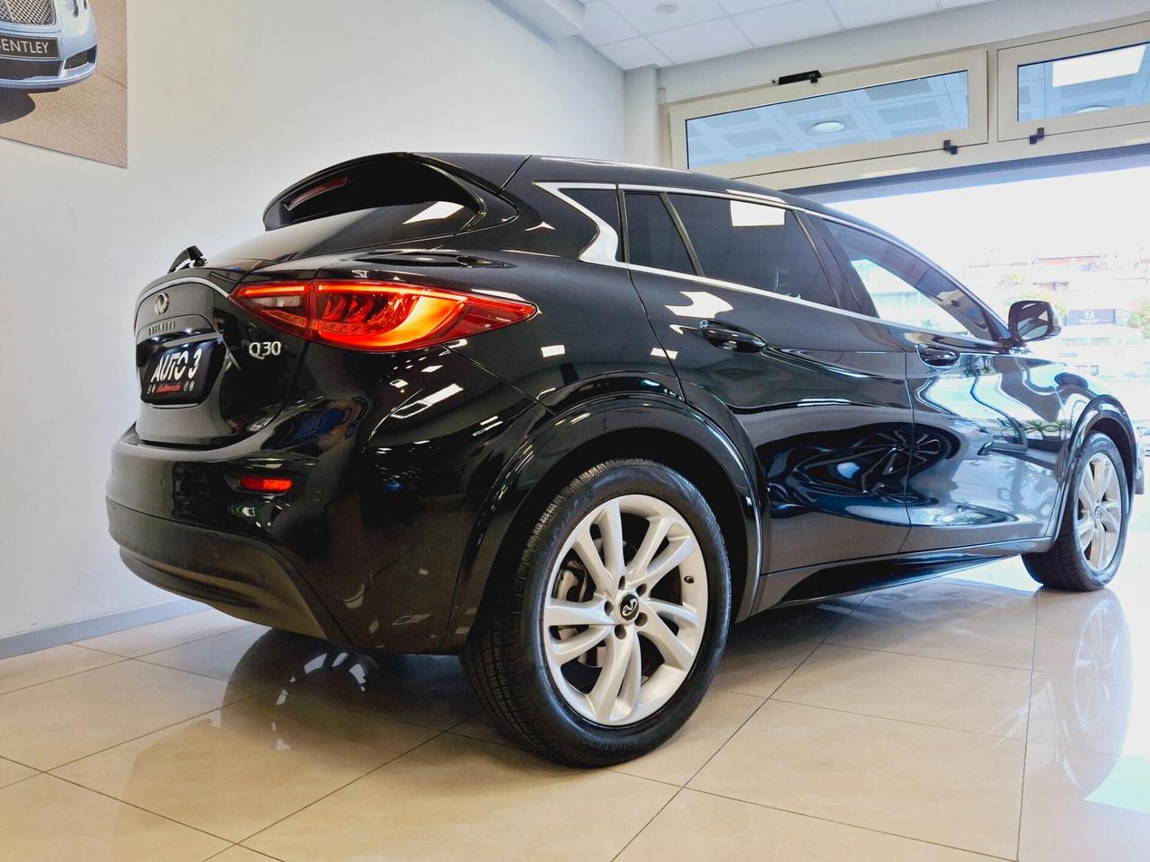 Infiniti Q30 1.5 diesel Premium Tech "Automatica!