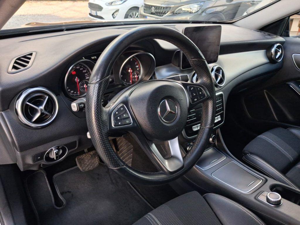 Mercedes-Benz GLA 180 Automatic Sport