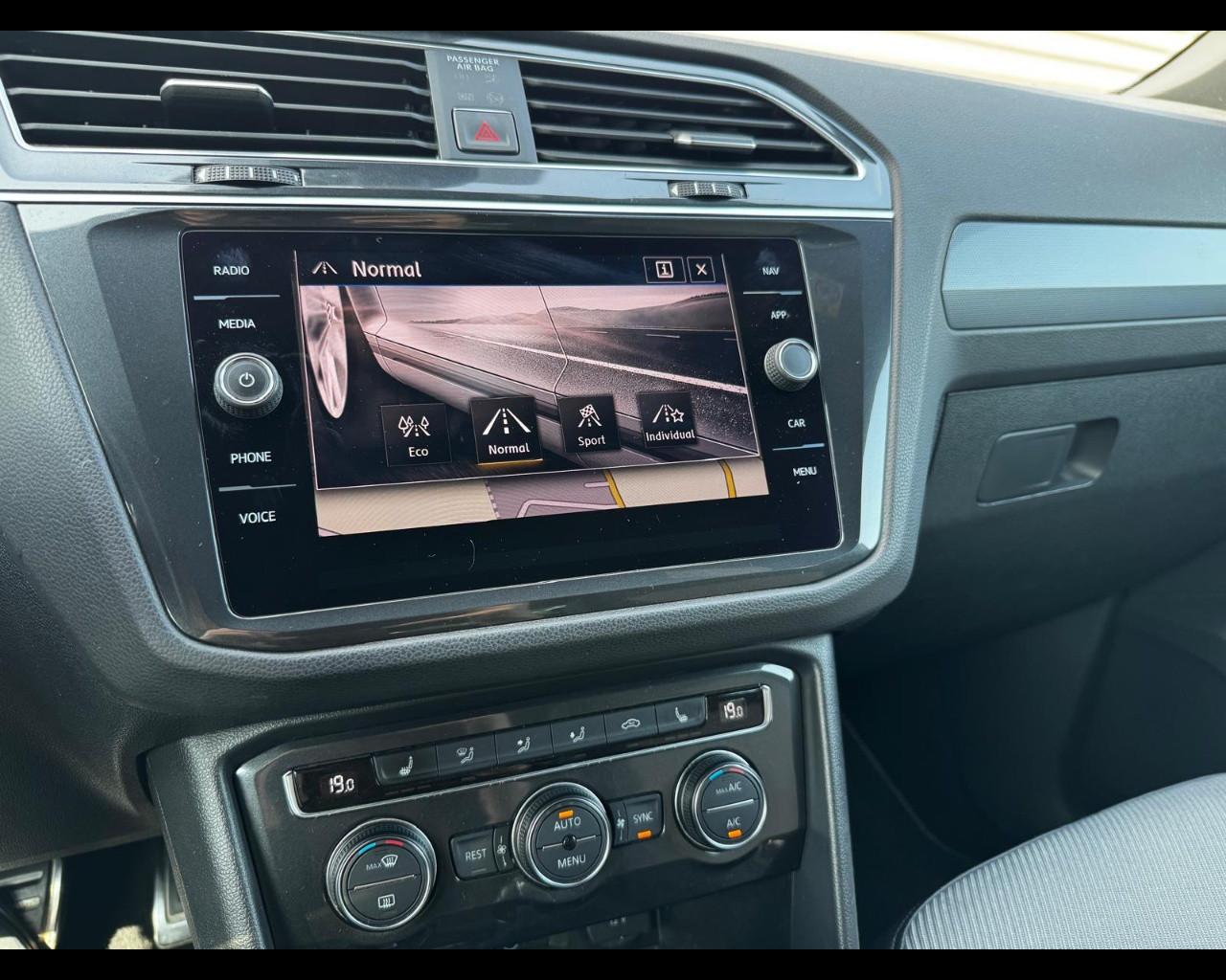 VOLKSWAGEN TIGUAN 2.0TDI DSG 4MOTION R-LINE