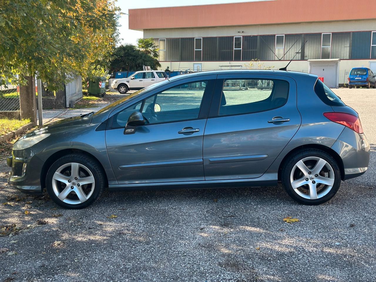 Peugeot 308 1.6 HDi 110CV 5p. Ciel Féline 2008
