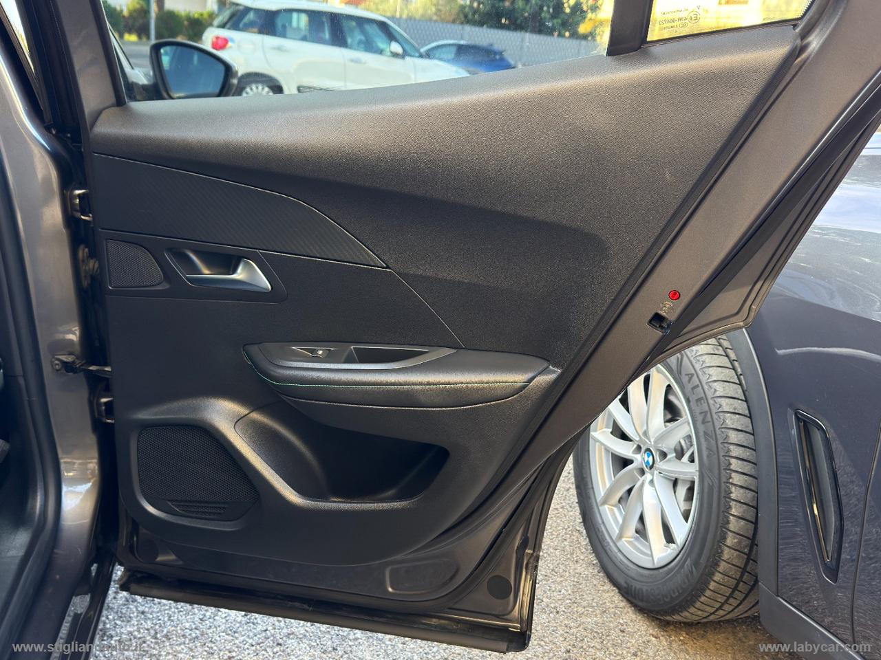 PEUGEOT 2008 BlueHDi 110 S&S Allure