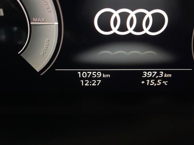 Audi Q3 45 TFSI e S tronic Identity Black