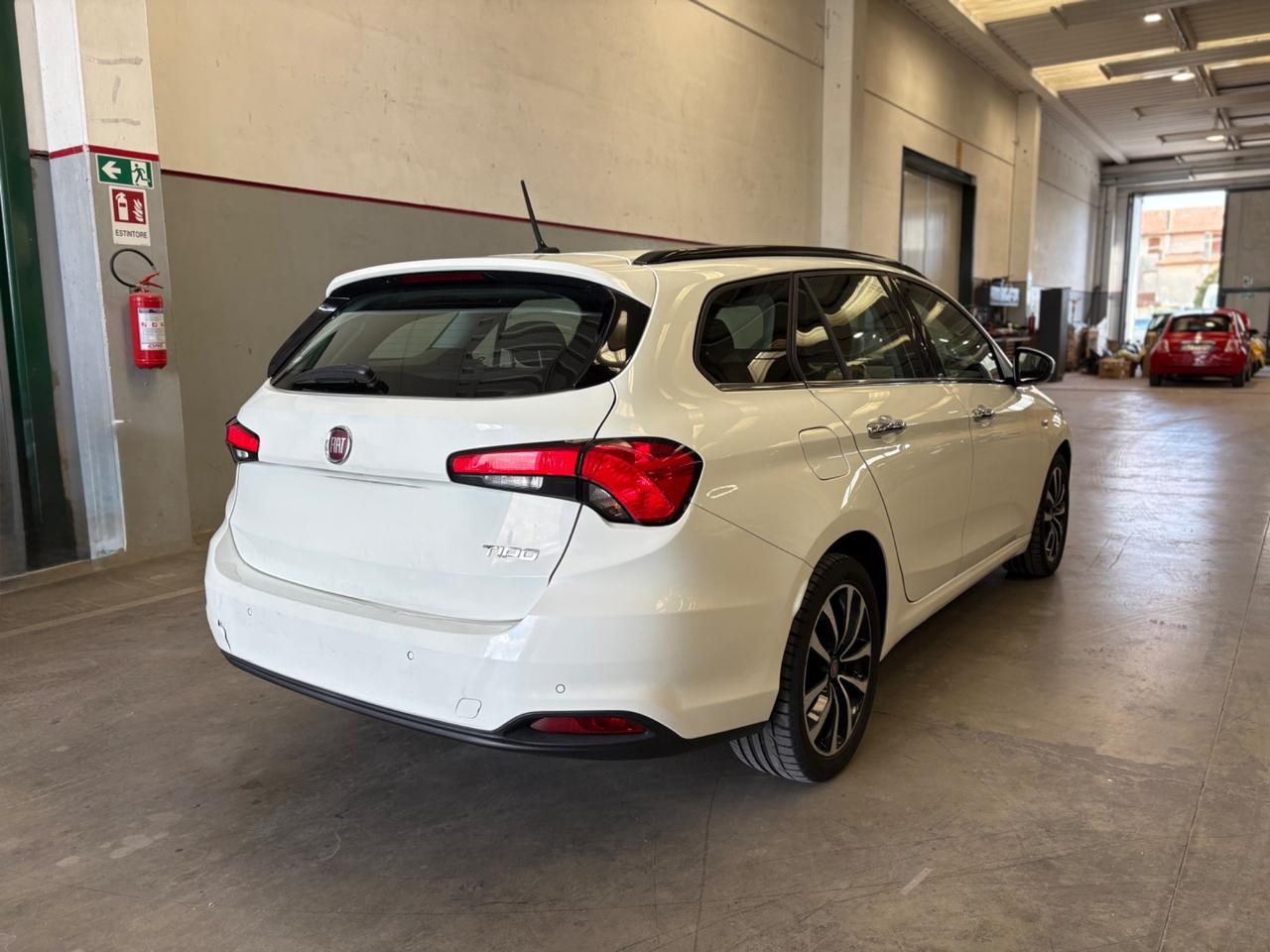 Fiat Tipo 1.6 Mjt S&S SW Lounge 2017