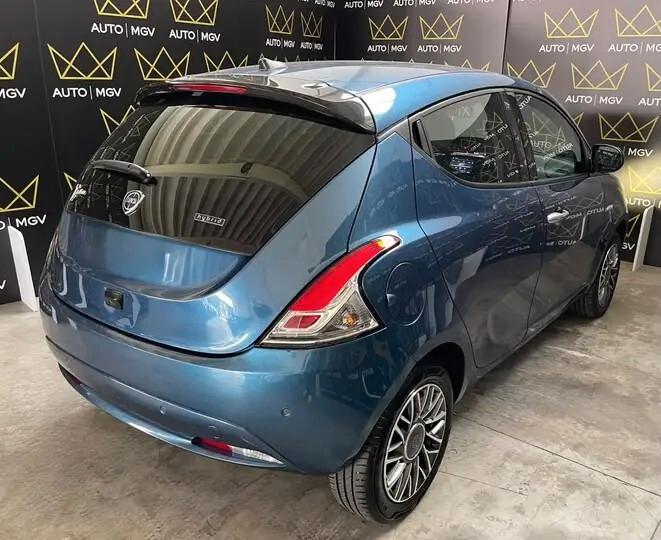 Lancia Ypsilon 1.0 FireFly 5 porte S&S Hybrid Gold
