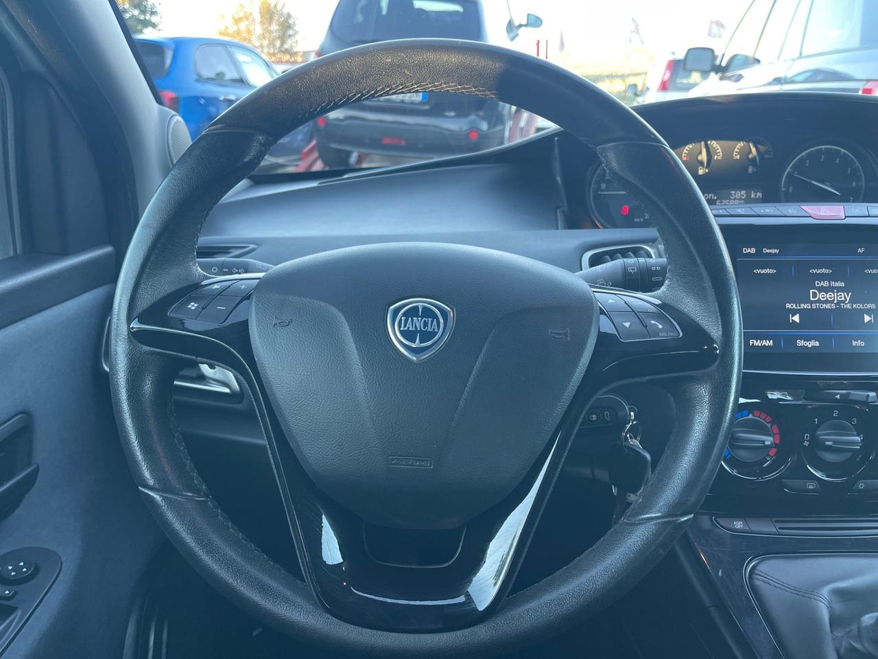 Lancia Ypsilon Gold Hybrid 1.0 FireFly 70cv