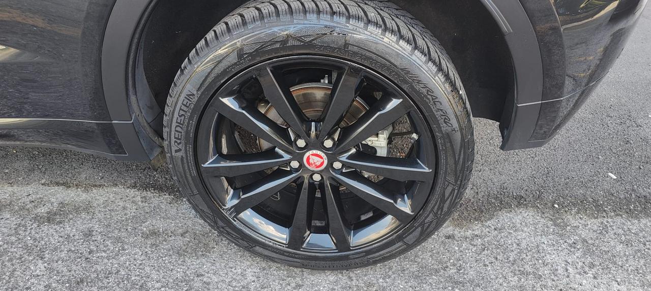 Jaguar E-Pace 2.0D 150 CV AWD aut. R-Dynamic SE