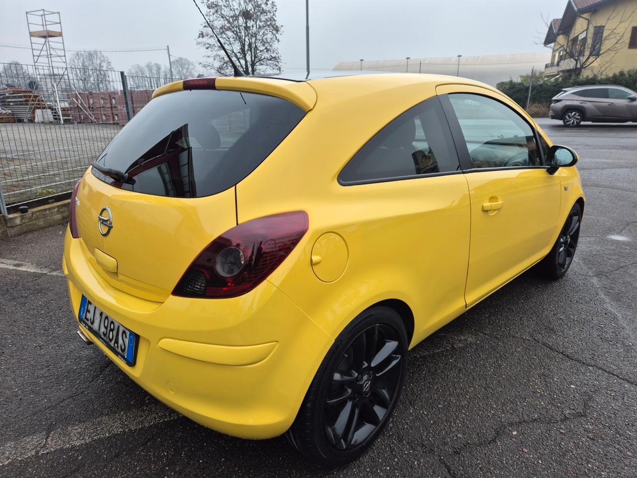 Opel Corsa 1.4 16V 3 porte b-color Euro 5
