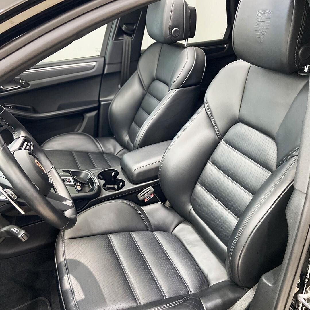 Porsche Macan T con tetto Apribile