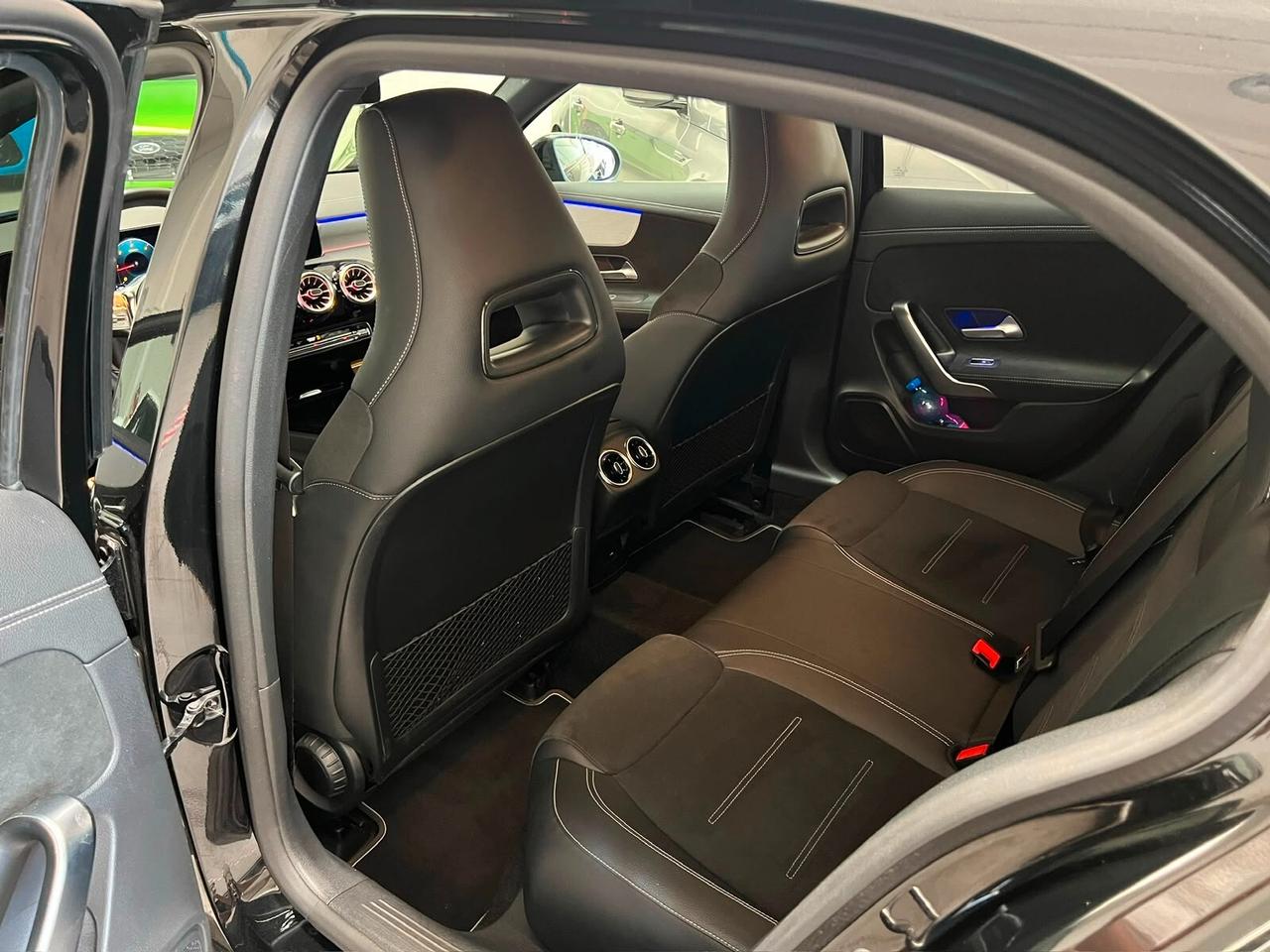 Mercedes-benz A 180 d AMG PREMIUM