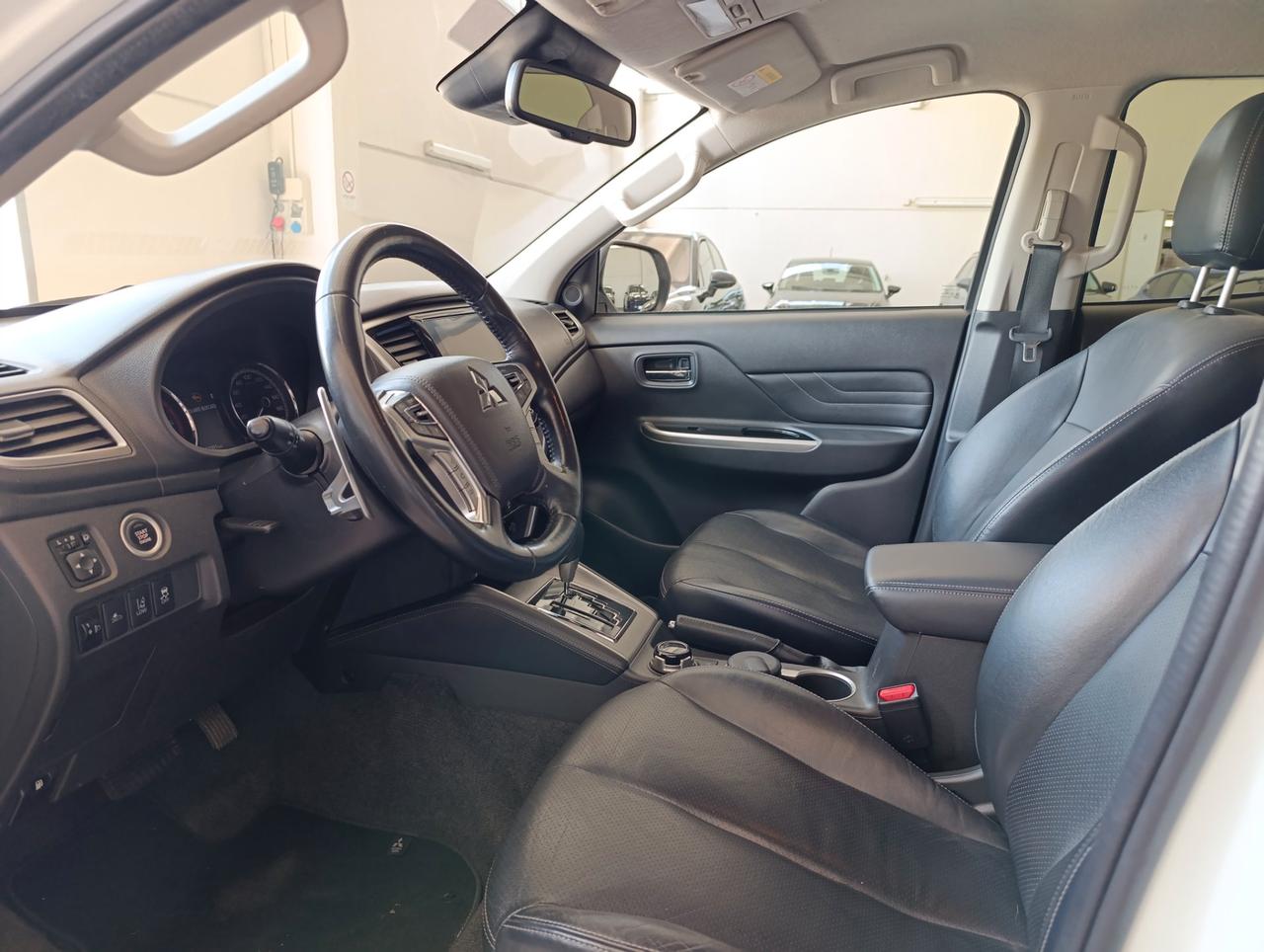 Mitsubishi L200 Double Cab L200 d.cab 2.3d Intense 4wd 150cv auto