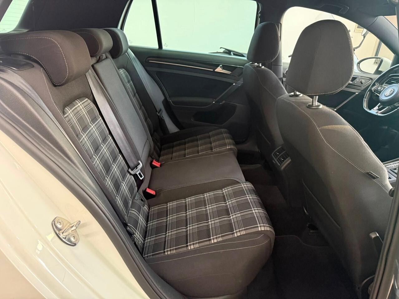 Volkswagen Golf GTD 2.0 TDI DSG 5p.