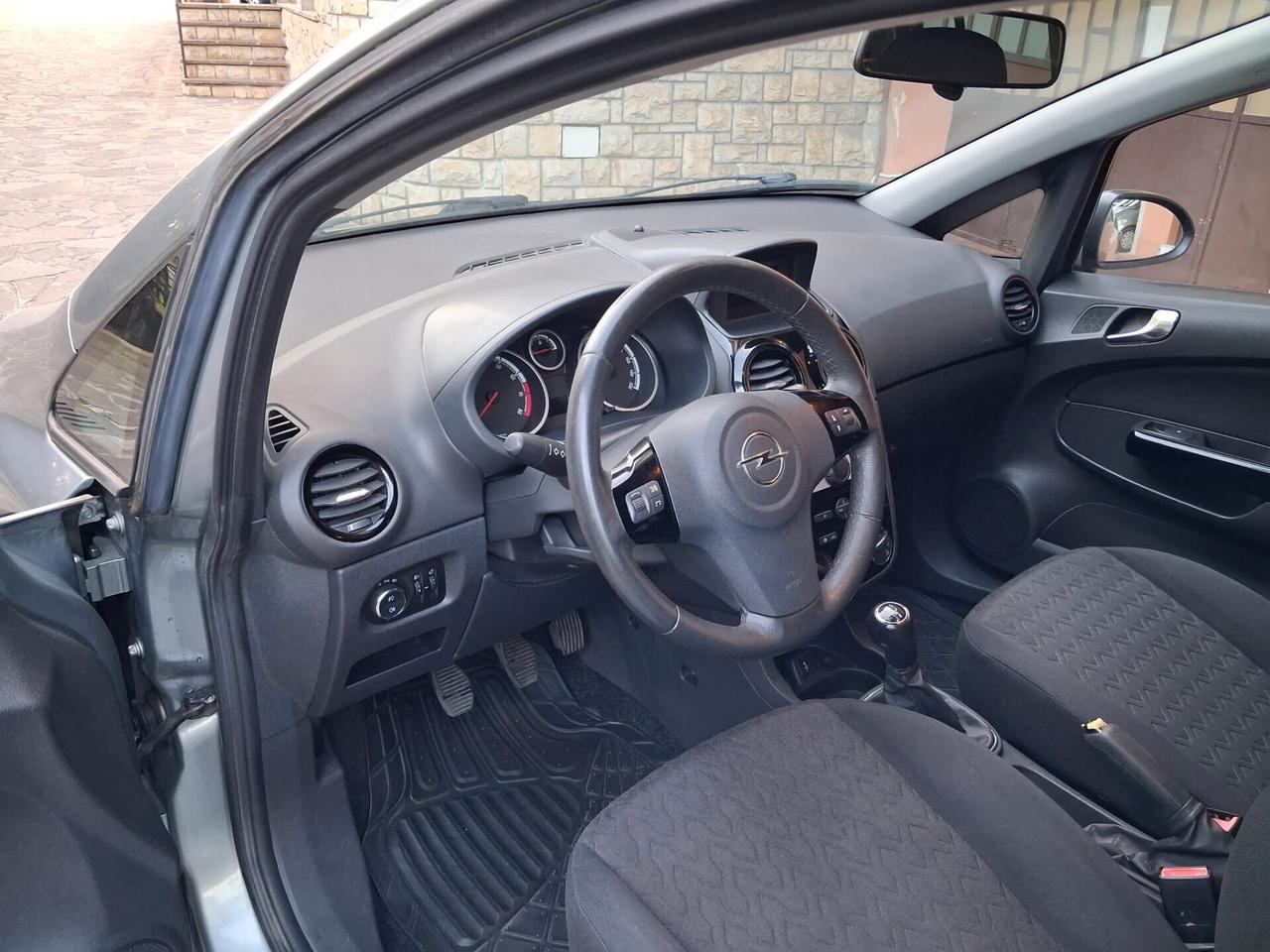 Opel Corsa 1.2 85CV 5 porte GPL-TECH Edition