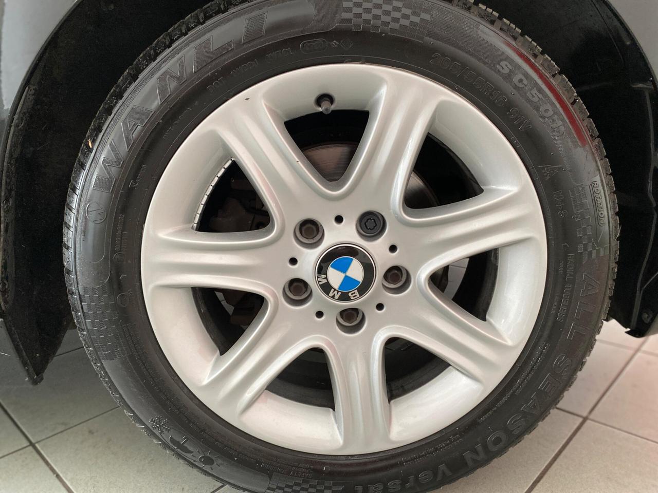 Bmw 118 118d 5p. Unique