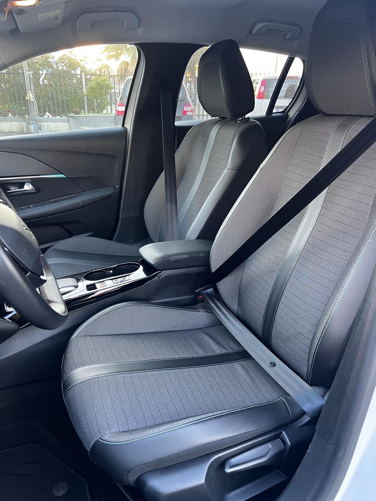 Peugeot 208 PureTech 100 Stop&Start EAT8 5 porte Allure Pack