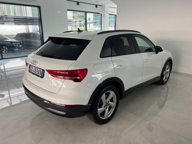 AUDI Q3 35 TDI S tronic Business Advanced Black Pack