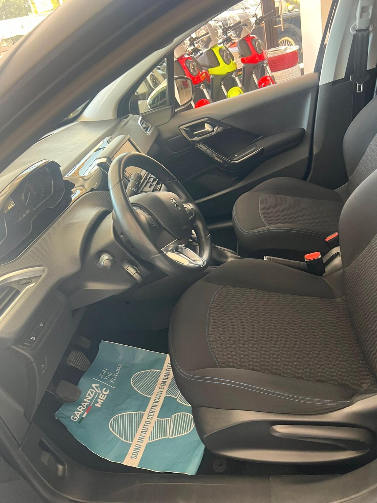 Peugeot 208 BlueHDi 75 5 porte Allure