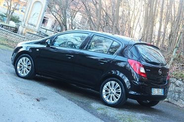 Opel Corsa 1.3 CDTI 95CV 5 porte Cosmo ESTETICA DA VETRINA