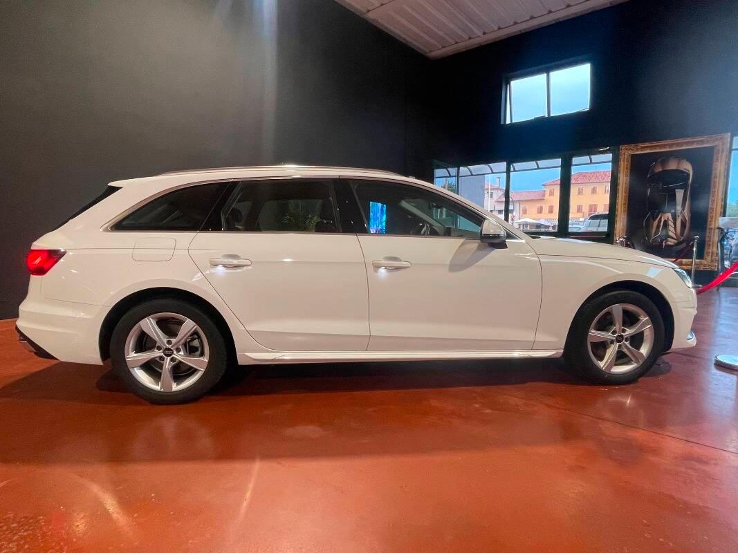Audi A4 Avant A4 avant 30 2.0 tdi Business Advanced 136 cv