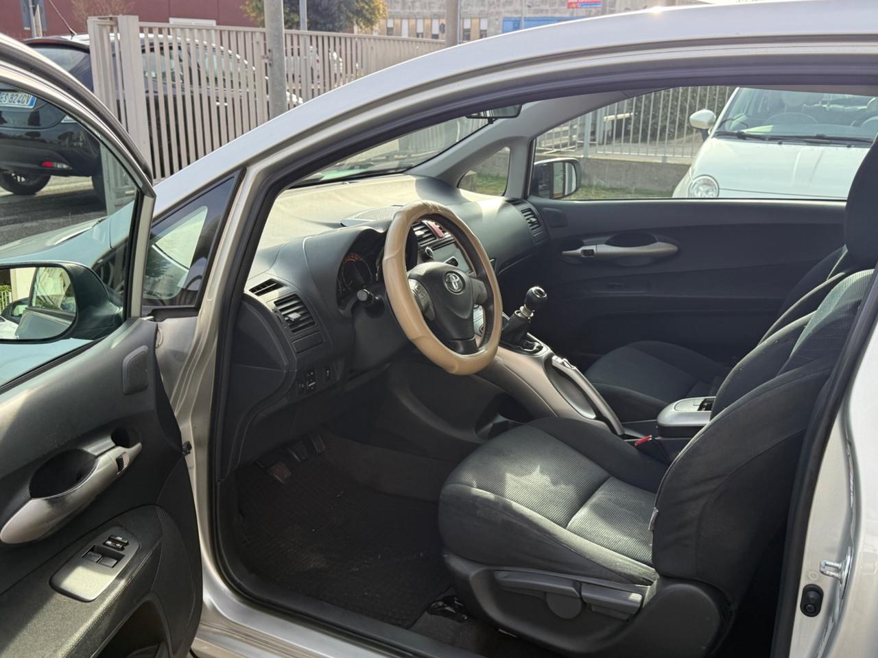 Toyota Auris 1.4 D-4D 3 porte Sol