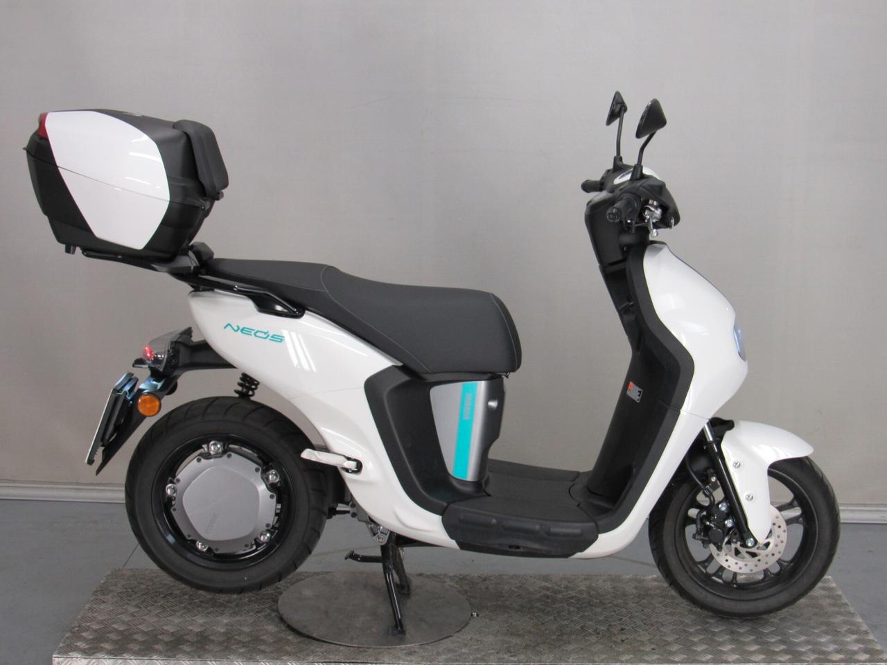 Yamaha Neo's EV DUAL BATTERY