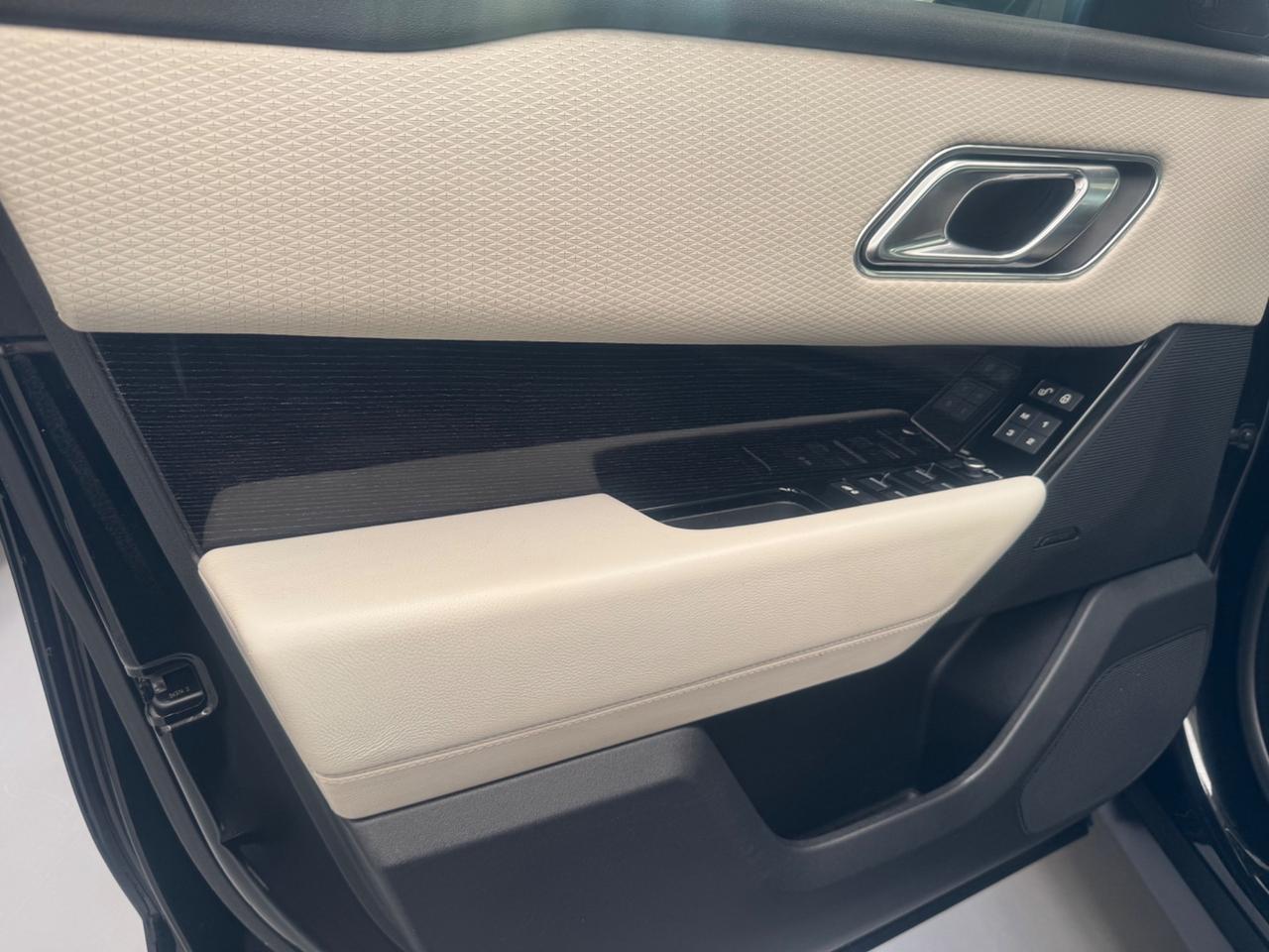 Land Rover Range Velar 2.0D I4 240 CV R-Dynamic SE